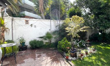 HERMOSA CASA EN CONDOMINIO CERRADO, PLENO PROVIDENCIA