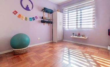 HERMOSA CASA EN CONDOMINIO CERRADO, PLENO PROVIDENCIA