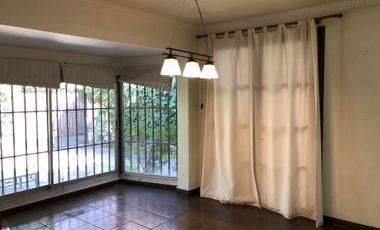CASA EN PASAJE,  BARRIO TRANQUILO EN LAS CONDES