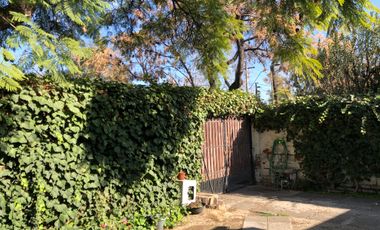 CASA EN PASAJE,  BARRIO TRANQUILO EN LAS CONDES