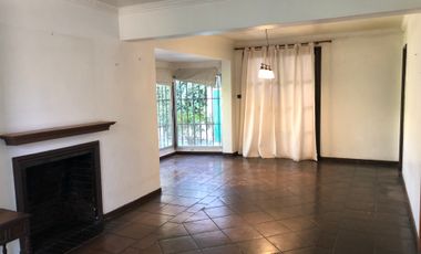 CASA EN PASAJE,  BARRIO TRANQUILO EN LAS CONDES