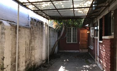 CASA EN PASAJE,  BARRIO TRANQUILO EN LAS CONDES