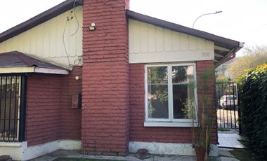 CASA EN PASAJE,  BARRIO TRANQUILO EN LAS CONDES