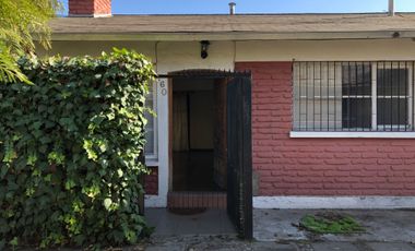 CASA EN PASAJE,  BARRIO TRANQUILO EN LAS CONDES