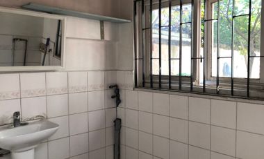 CASA EN PASAJE,  BARRIO TRANQUILO EN LAS CONDES