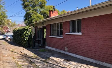 CASA EN PASAJE,  BARRIO TRANQUILO EN LAS CONDES