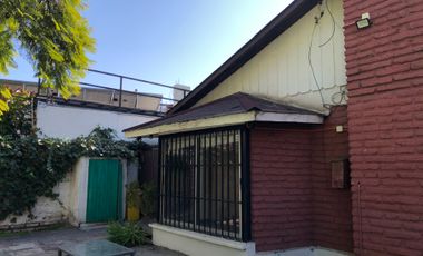 CASA EN PASAJE,  BARRIO TRANQUILO EN LAS CONDES