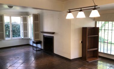 CASA EN PASAJE,  BARRIO TRANQUILO EN LAS CONDES
