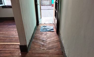 ANTIGUA CASA CON LOCALES COMERCIAL Y UN DEPTO AV BRASIL