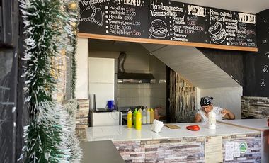 ANTIGUA CASA CON LOCALES COMERCIAL Y UN DEPTO AV BRASIL