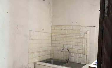 ANTIGUA CASA CON LOCALES COMERCIAL Y UN DEPTO AV BRASIL