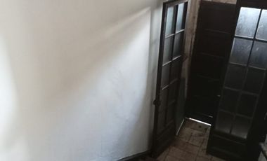 ANTIGUA CASA CON LOCALES COMERCIAL Y UN DEPTO AV BRASIL