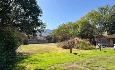 Encantadora Casa con Gran Jardín y Piscina en Peñaflor