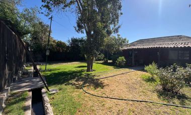 Encantadora Casa con Gran Jardín y Piscina en Peñaflor