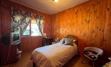 Encantadora Casa con Gran Jardín y Piscina en Peñaflor