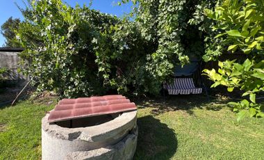 Encantadora Casa con Gran Jardín y Piscina en Peñaflor