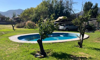 Encantadora Casa con Gran Jardín y Piscina en Peñaflor