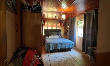 Encantadora Casa con Gran Jardín y Piscina en Peñaflor