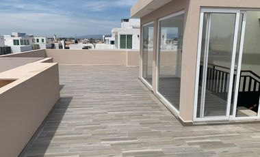 RENTA CASA FRACC JARDINES BELLAVISTA EN METEPEC