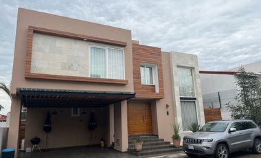 RENTA CASA FRACC JARDINES BELLAVISTA EN METEPEC