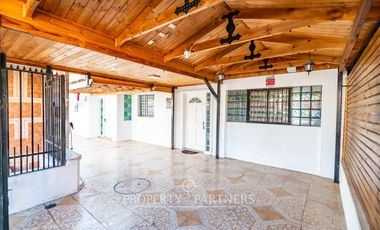 Excelente casa de tres niveles en sector residencial de Peñuelas