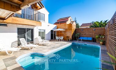 Excelente casa de tres niveles en sector residencial de Peñuelas