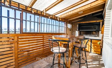 Excelente casa de tres niveles en sector residencial de Peñuelas
