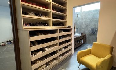 Casa en Venta en Senderos de Monteverde, espectacular !