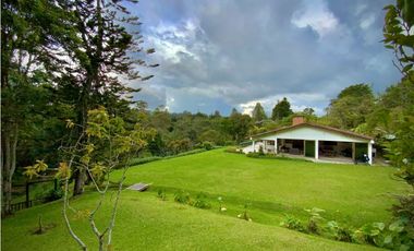 Vende Casa Campestre Parcelacion Alto Palmas El Retiro