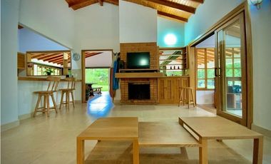 Vende Casa Campestre Parcelacion Alto Palmas El Retiro