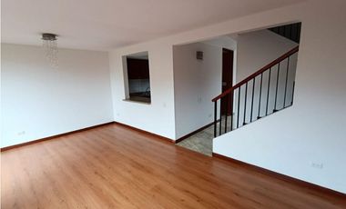 Arrriendo Casa de dos niveles en el sector de Huertas de Cajica.