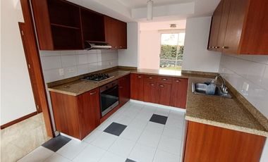 Arrriendo Casa de dos niveles en el sector de Huertas de Cajica.