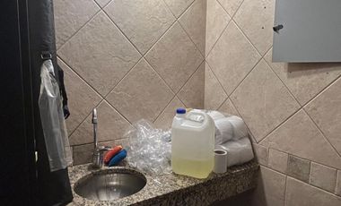 Local a metros de Centenario y Belgrano, apto gastronomía