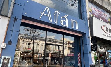 Local a metros de Centenario y Belgrano, apto gastronomía