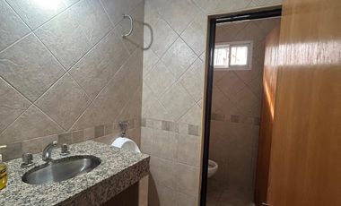 Local a metros de Centenario y Belgrano, apto gastronomía