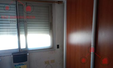 Departamento en cuarto piso, con un dormitorio, cocina comedor, baño, cochera.-