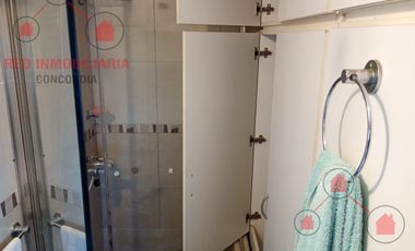 Departamento en cuarto piso, con un dormitorio, cocina comedor, baño, cochera.-