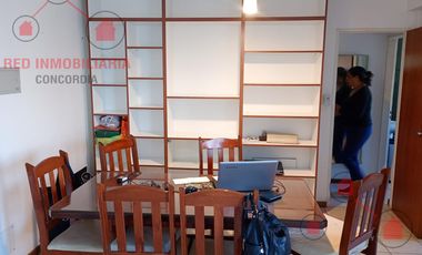 Departamento en cuarto piso, con un dormitorio, cocina comedor, baño, cochera.-