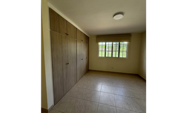 CLAYTON / ALBROOK GARDENS / 400M / DOS NIVELES / 3 HABITACIONES