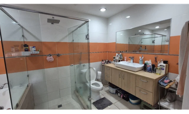 VENTA de CASA REMODELADA de ESQUINA  en BRISAS DEL GOLF