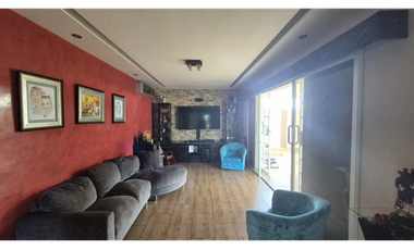 VENTA de CASA REMODELADA de ESQUINA  en BRISAS DEL GOLF