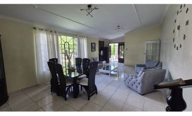 VENTA de CASA REMODELADA de ESQUINA  en BRISAS DEL GOLF