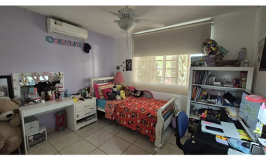VENTA de CASA REMODELADA de ESQUINA  en BRISAS DEL GOLF