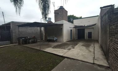 VENTA CASA A 100 M DE AVENIDA GORRITI