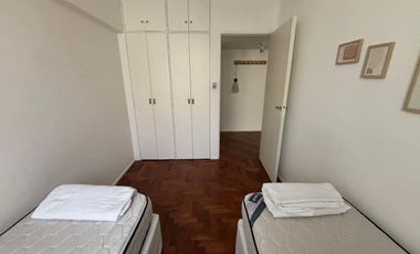 DEPARTAMENTO AMOBLADO 2 DORM COCHERA CAPITAL