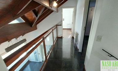 Moderna propiedad en venta en en Sierra de los Padres. Gas Natural. APTA CREDITO
