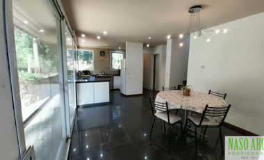Moderna propiedad en venta en en Sierra de los Padres. Gas Natural. APTA CREDITO