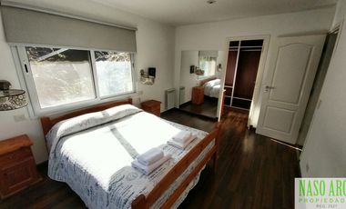Moderna propiedad en venta en en Sierra de los Padres. Gas Natural. APTA CREDITO
