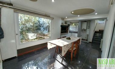 Moderna propiedad en venta en en Sierra de los Padres. Gas Natural. APTA CREDITO