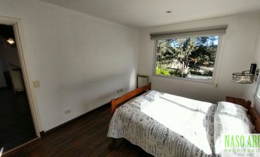 Moderna propiedad en venta en en Sierra de los Padres. Gas Natural. APTA CREDITO